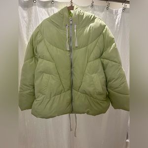 Free people OVERSIZED puffer size small worn twice excellent used condition
